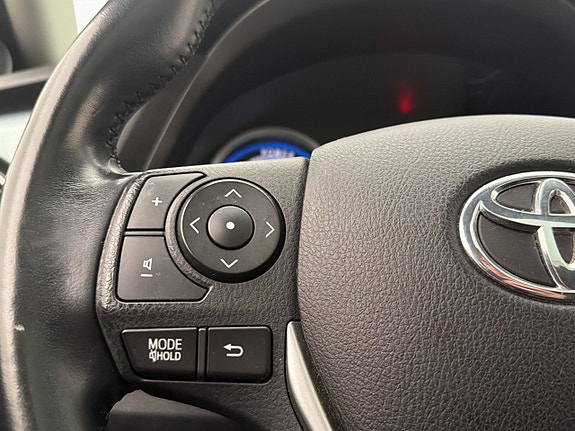 Toyota Auris 25 of 29