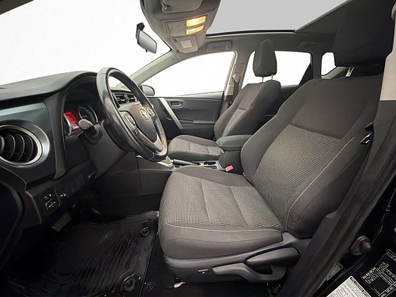 Toyota Auris 19 of 29