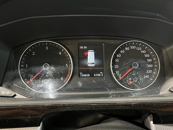Volkswagen Multivan 17 of 22