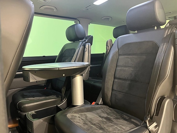 Volkswagen Multivan 10 of 22