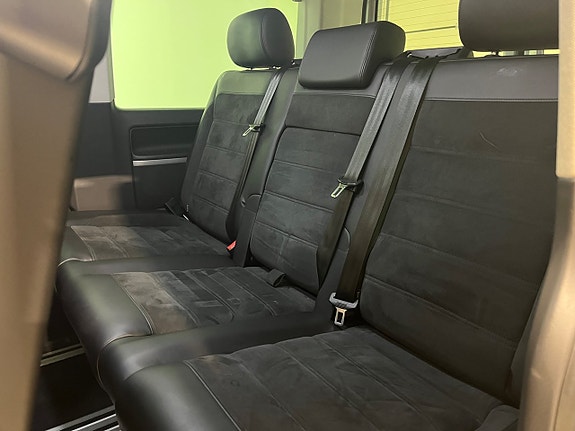 Volkswagen Multivan 11 of 22