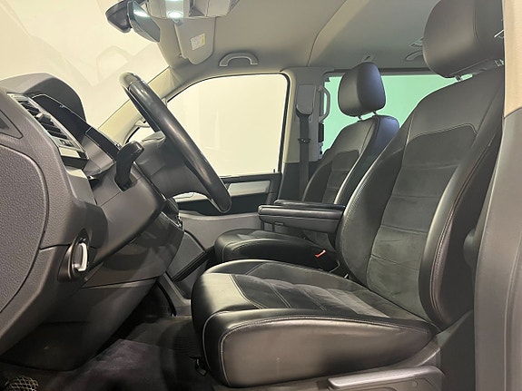 Volkswagen Multivan 9 of 22