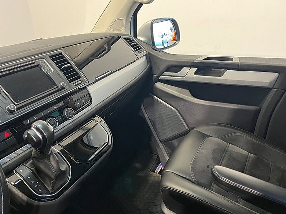 Volkswagen Multivan 15 of 22