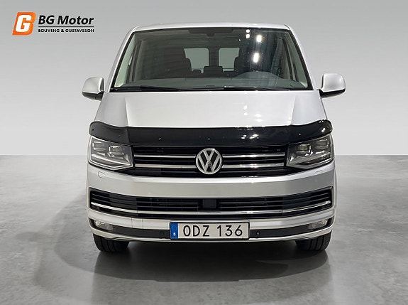 Volkswagen Multivan 2 of 22