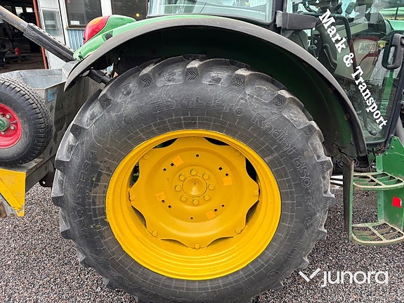 Traktor John Deere 5620 med vikplog och sandspridare 20 of 30