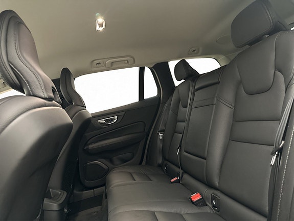 Volvo V60 Cross Country 21 of 30