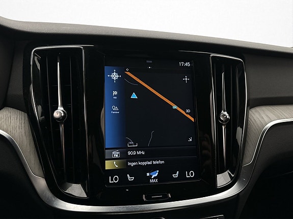 Volvo V60 Cross Country 26 of 30