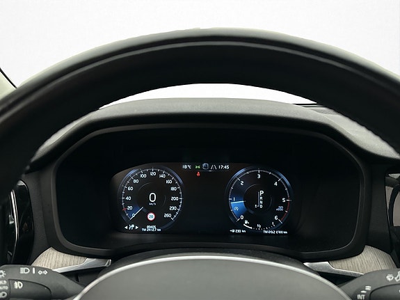 Volvo V60 Cross Country 25 of 30