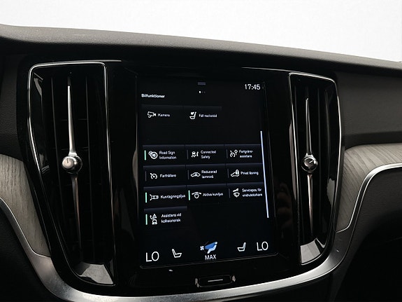 Volvo V60 Cross Country 29 of 30