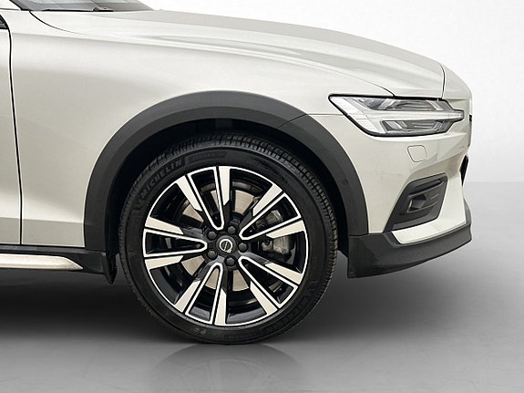Volvo V60 Cross Country 23 of 30