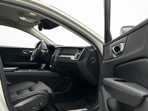 Volvo V60 Cross Country 18 of 30