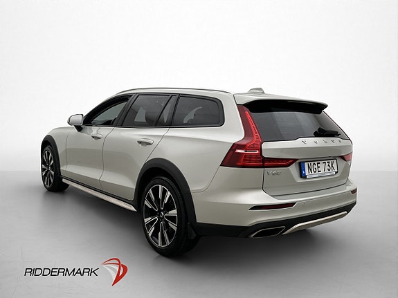 Volvo V60 Cross Country 5 of 30