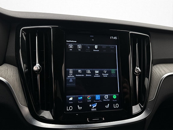 Volvo V60 Cross Country 27 of 30