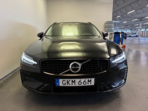 Volvo V60 2 of 21
