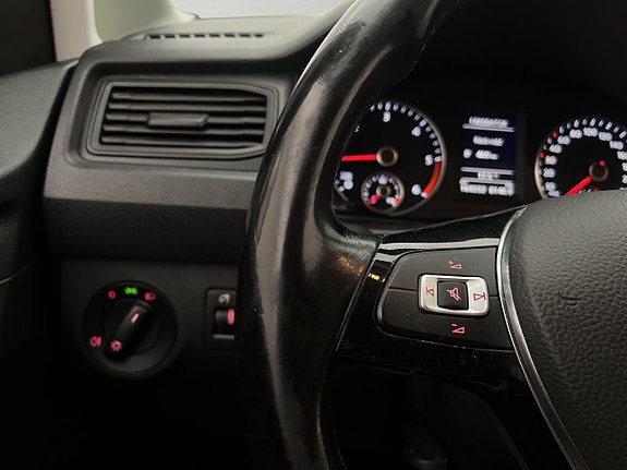 Volkswagen Caddy Maxi 18 of 29