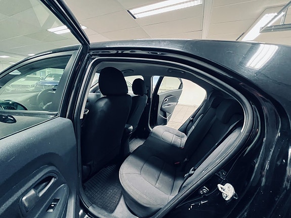 Kia Rio 11 of 18