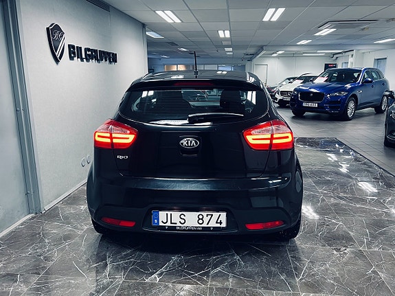 Kia Rio 5 of 18