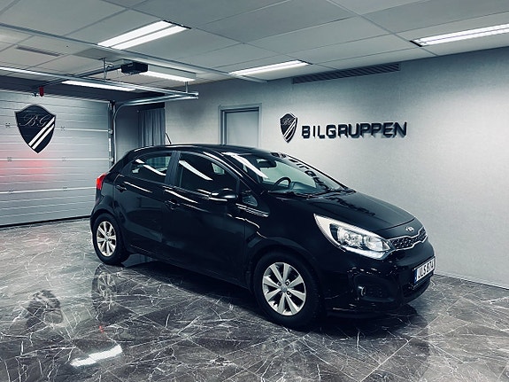 Kia Rio 2 of 18