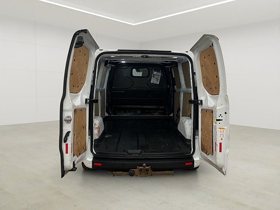 Ford Transit Custom 13 of 28