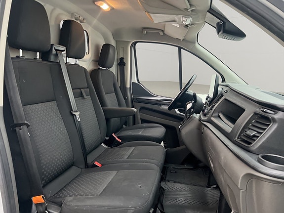 Ford Transit Custom 23 of 28