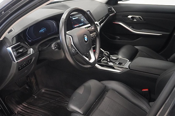 BMW 320d 2 of 15