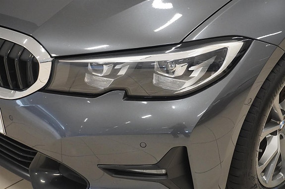 BMW 320d 4 of 15