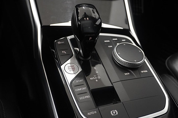 BMW 320d 10 of 15