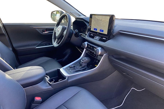Toyota RAV4 7 of 21