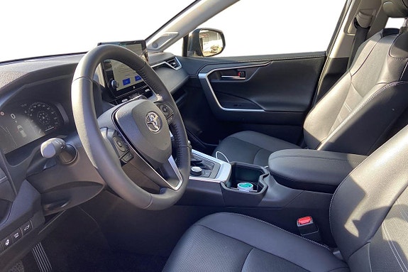 Toyota RAV4 14 of 21