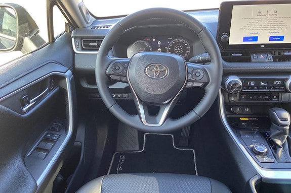 Toyota RAV4 11 of 21