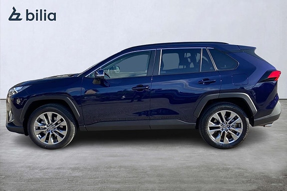Toyota RAV4 3 of 21
