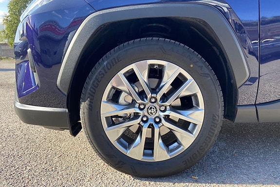 Toyota RAV4 17 of 21