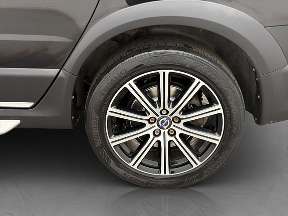 Volvo XC70 23 of 25