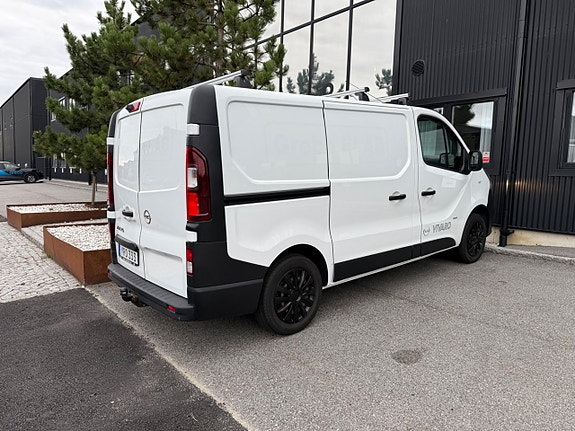 Opel Vivaro 7 of 18