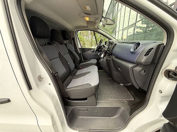 Opel Vivaro 17 of 18