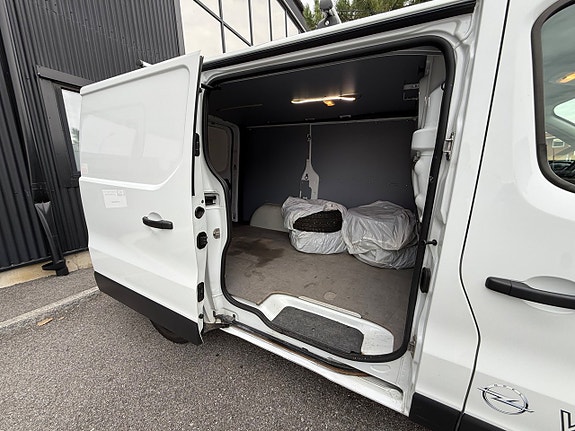 Opel Vivaro 6 of 18
