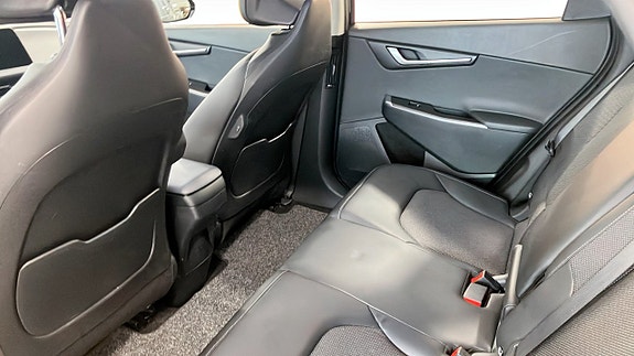Kia EV6 9 of 12