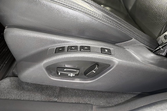 Volvo XC60 11 of 18