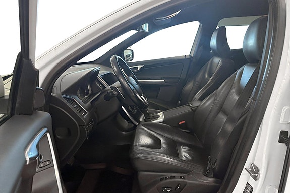 Volvo XC60 13 of 18