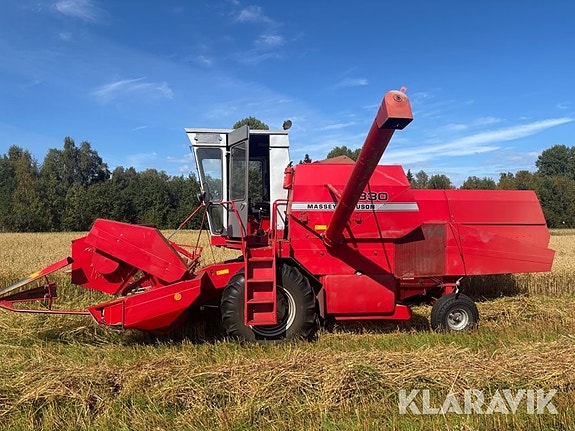 Skördetröska Massey Ferguson 330 2 of 6