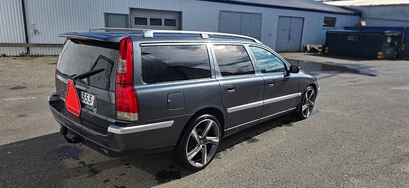Volvo V70 4 of 6