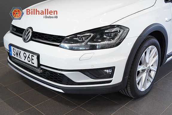 Volkswagen Golf Alltrack 2 of 25