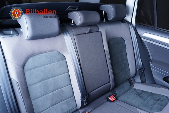 Volkswagen Golf Alltrack 11 of 25