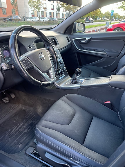 Volvo S60 3 of 6