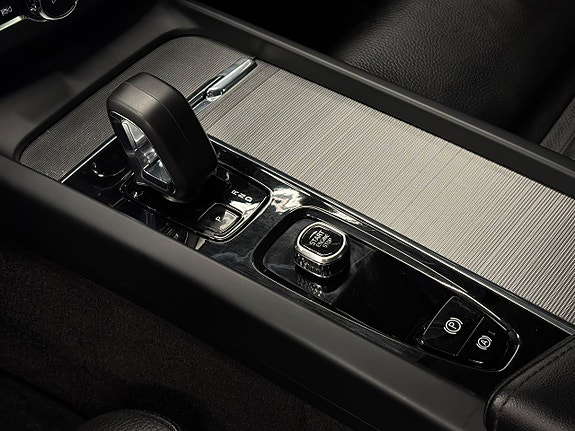 Volvo XC60 22 of 30