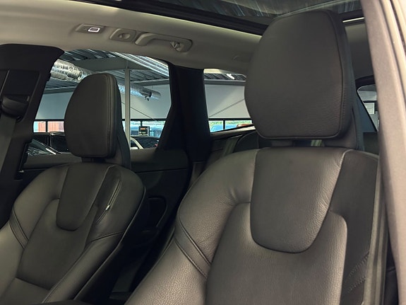 Volvo XC60 17 of 30