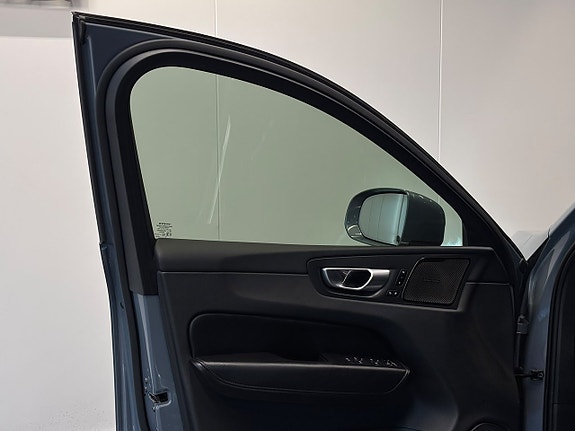 Volvo XC60 14 of 30