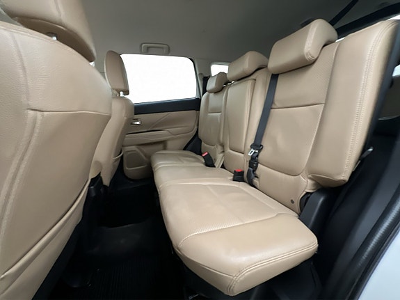 Mitsubishi Outlander 20 of 30