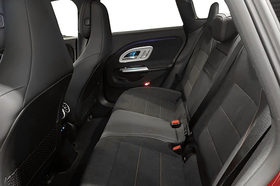 Mercedes-Benz CLA350 10 of 17