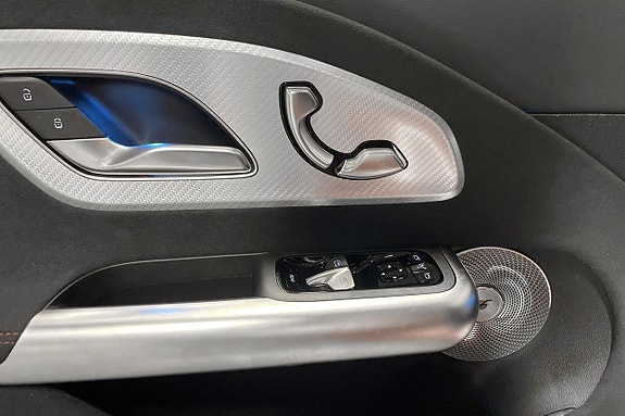 Mercedes-Benz CLA350 12 of 17